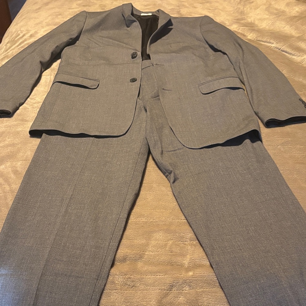 Boys Sz 18 Calvin Klein Gray Suit Set, Worn Once, Excellent Condition
